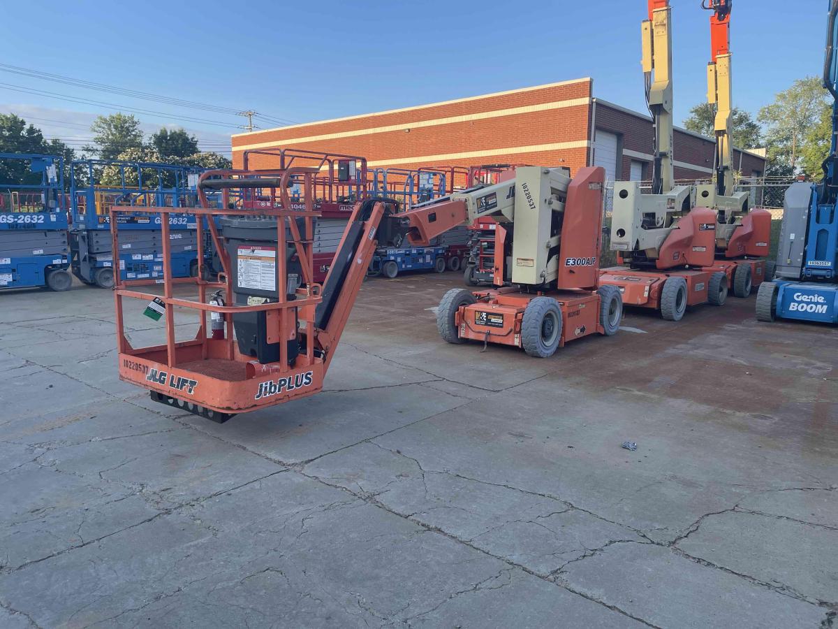 2017 JLG E300AJP