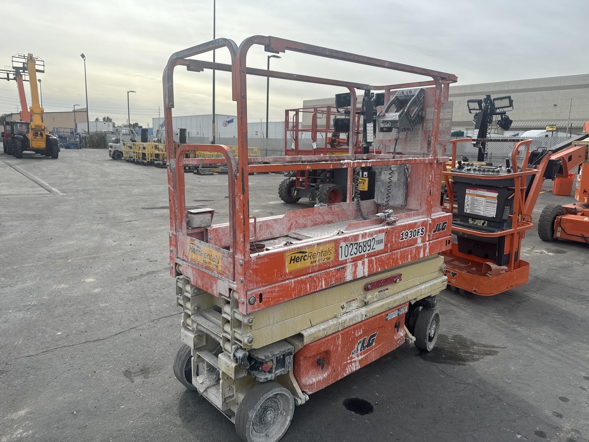 2018 JLG 1930ES