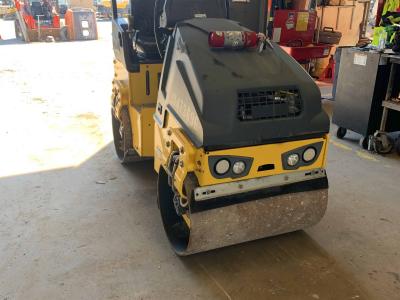 Tile Roller W Wheels Rental The Home Depot